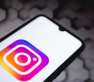 Instagram вибачається за те, що додав слово «терорист» до деяких профілів палестинських користувачів