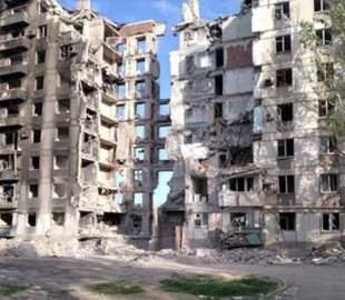 Без слез смотреть невозможно: так живут в Мариуполе после прихода "освободителей". Фото