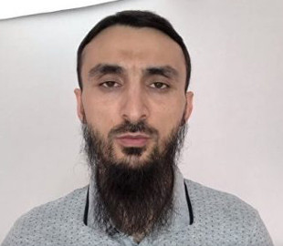 Критиковавший власти Чечни блогер опознал напавшего на него человека