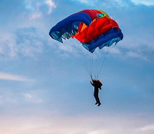 82-летняя туристка прыгнула с парашютом и стала звездой Instagram