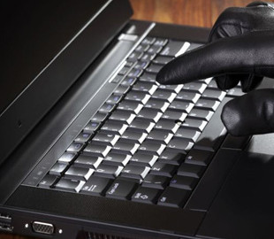 Мужчина перечислил мошенникам 12 тысяч гривен за виртуальный автомобиль