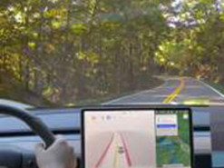 Самую полную версию автопилота Tesla проверили на самой раскаленной дороге США