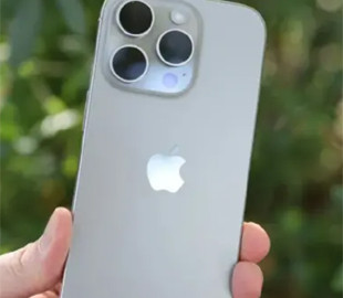 Apple готується випередити Samsung та повернути собі першість у світовому виробництві смартфонів – Bloomberg