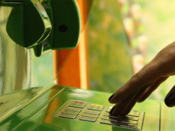 Научились обманывать банкоматы: мошенники придумали новую схему