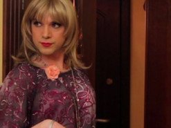 Арестович відреагував на закиди КиївПрайду, опублікувавши своє фото в жіночому образі