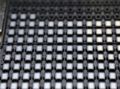 Индия выделит $10 млрд субсидий для привлечения производителей чипов и дисплеев