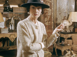 Жюльет Бинош сыграет Коко Шанель в новом сериале Apple TV+