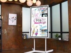 Samsung показала электронные «маркерную» доску и 146-дюймовую «стену»