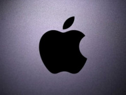 Apple продолжает отстаивать свое право на жесткий контроль установки приложений на iPhone