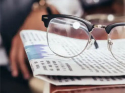 Charlie Hebdo подає до суду через фейкові обкладинки з антиукраїнською пропагандою