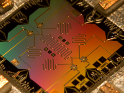 Ученые приблизились к превращению обычных процессоров в квантовые