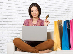 Украинский сегмент сети интернет оживился: люди ищут работу, тратят деньги и читают новости