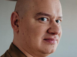 Денег не раздаю: Евгений Кошевой предупредил об аферистах, использующих его имя