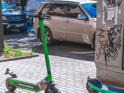 В сервисе проката электросамокатов KIWI произошел сбой: клиенты получили фишинговые сообщения