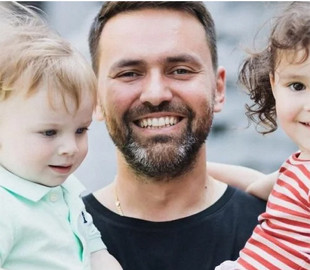 «Я плачу». Тимур Мірошниченко зворушив Мережу відео зустрічі зі своїми дітьми через місяці розлуки