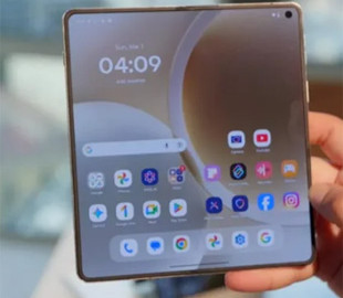 Серйозний чипсет і велика батарея. Motorola розкрила характеристики преміального Razr Fold