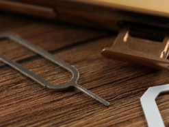 Не треба викидати: скрипці для вилучення SIM-картки знайшли корисне застосування