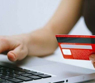 Жінка хотіла продати взуття, натомість втратила 38 тисяч гривень