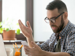 Звонки от роботов и СМС от служб такси – как остановить мобильный спам