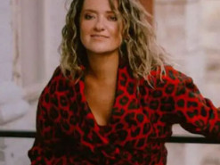 Наталія Могилевська показала, як над її будинком пролетів дрон-камікадзе