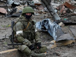 Російські військові масово відмовляються евакуювати поранених товаришів з поля бою