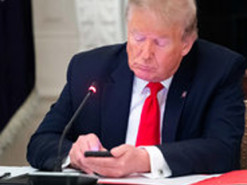 Трамп подал в суд на Facebook, Twitter и Google