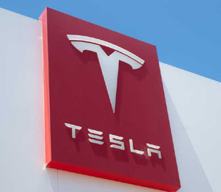 Крупнейший в мире хедж-фонд избавился от акций Tesla