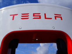 Падение цен на акции Tesla повлияло на мнение аналитиков о стоимости компании