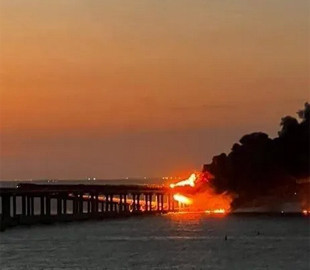 Перші кадри вибуху на Кримському мосту