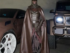 Рэпер Трэвис Скотт удалил Instagram-аккаунт из-за костюма Бэтмена