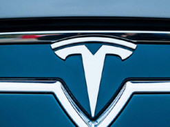 Tesla відкликає майже 130 000 електрокарів через критичну проблему з електромотором