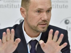 Обучение на дистанционной форме не должно влиять на зарплату учителей, - Шкарлет