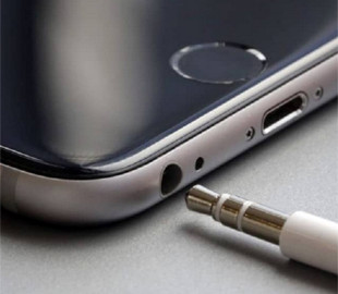 Названы неожиданные устройства, которые можно подключить к разъему для наушников в смартфоне