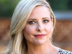 Сара Мишель Геллар получила ведущую роль в комедийном сериале Amazon о взрослении