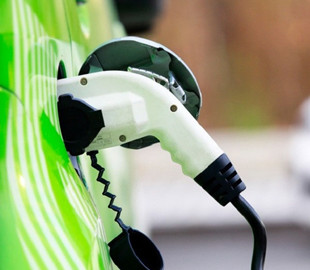 Власникам електрокарів пропонують замінити номерні знаки з літерою Z