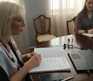 Денісова провела онлайн-зустріч із родичами 26 кримських бранців Кремля