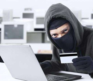 Шахраї використали згенероване ШІ відео для продажу неіснуючого трактора: чоловік з Хмельниччини втратив 172 тис. грн