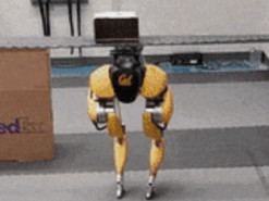 Двуногий робот Cassie научился проходить под низкими препятствиями