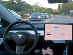 Автопилот Tesla попал под расследование в США, дальнейшее применение системы под вопросом