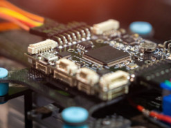 России потребуется 15 лет на импортозамещение электроники: почему Китай не поможет