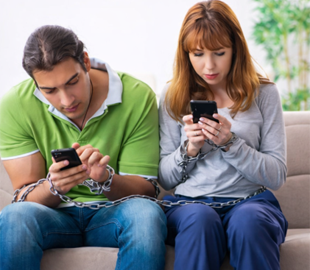 Соцмережі у США прирівняли до сигарет і зобов’язали попереджати про шкоду для психіки