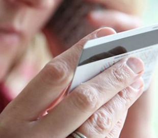 У Білогір'ї жінка втратила 45 тисяч гривень через шахраїв