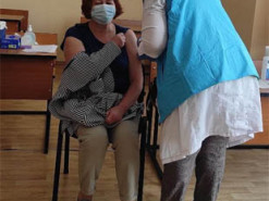 Вакцинацію на Полтавщині планують стимулювати розіграшами призів та смс-повідомленнями