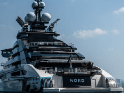 Гонконг випустив суперяхту підсанкційного російського олігарха Мордашова