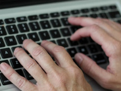 Россиянин попытался продать сына через сайт объявлений