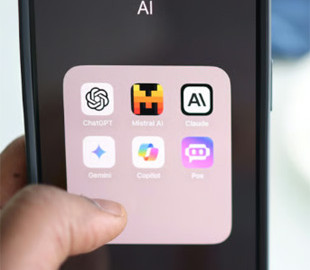 ШІ "дурнішає" від довгих розмов з людьми — дослідження Microsoft