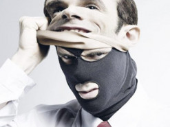 Аферисти видурили гроші у мешканця Полтавщини і оформили кредит на жінку