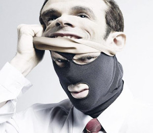 Аферисти видурили гроші у мешканця Полтавщини і оформили кредит на жінку