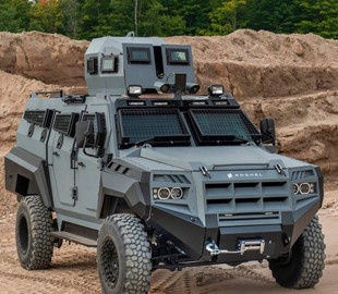 Канадський виробник бронемашин Roshel побудує в Україні оборонний завод