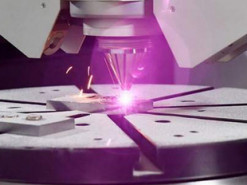 В США впервые полностью напечатали ионный двигатель для спутников